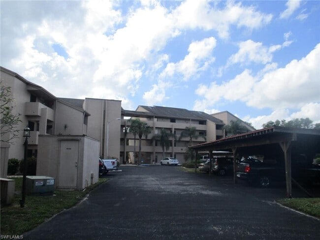 Building Photo - 2067 W Lakeview Blvd
