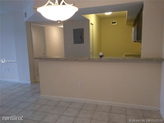 Foto del edificio - 8640 SW 212th St
