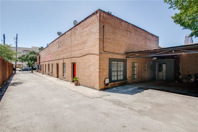 Building Photo - 3129 Ross Ave