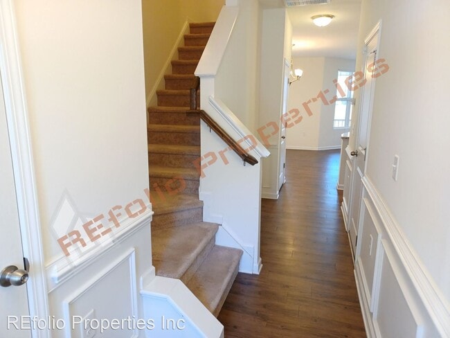 Building Photo - 3 br, 2.5 bath House - 1056 Historic Circle,