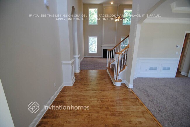 Building Photo - 913 Daylight Cir