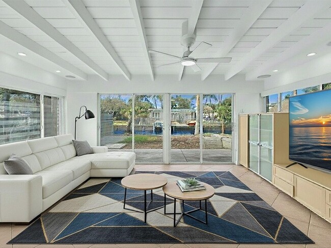 Building Photo - 2507 Okeechobee Ln