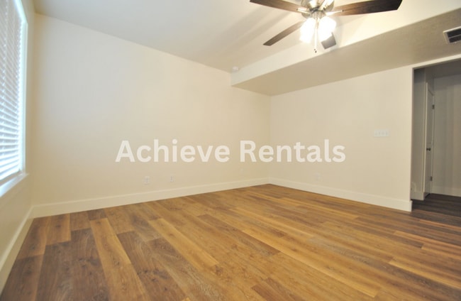 Building Photo - 2022 N 380 E