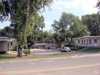 Building Photo - 313 Tecumseh St