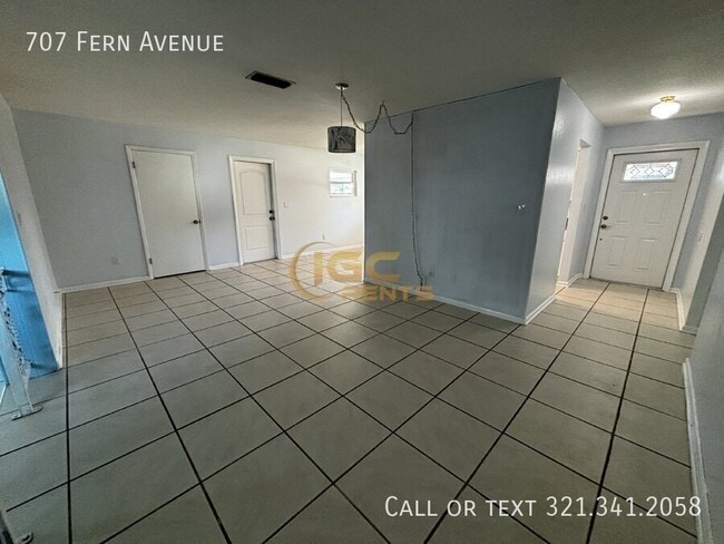 Foto del edificio - 707 Fern Ave