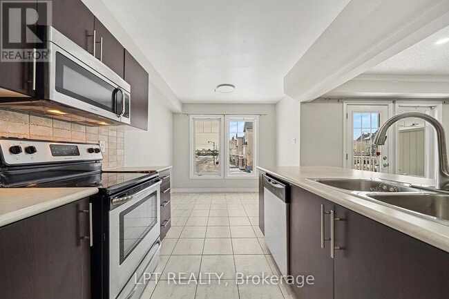 Photo du bâtiment - 2319 Blue Aster St