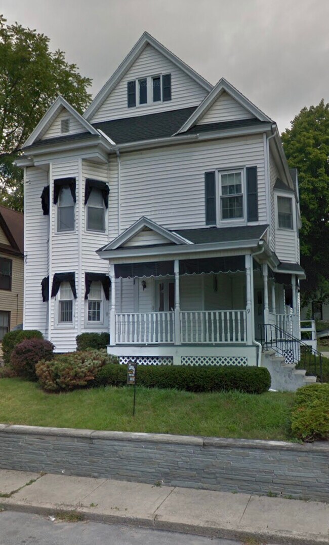 Building Photo - 9 Lincoln Ave