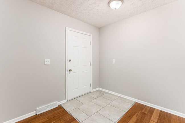 Building Photo - 6213 Ambleside Dr
