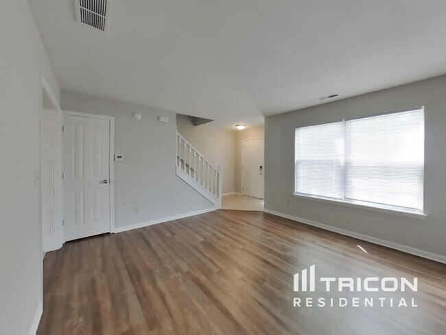 Foto del edificio - 9710 Treyburn Green Way