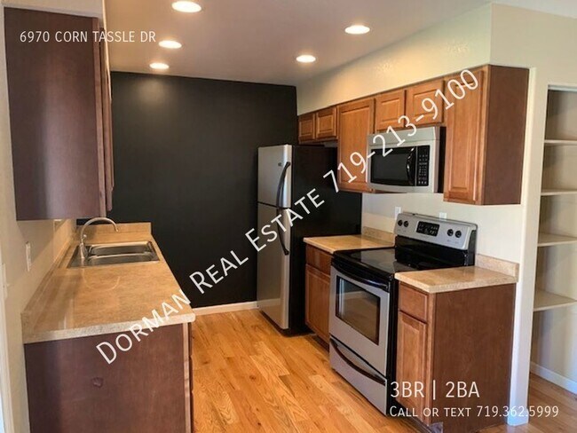 Building Photo - Updated Tri-Level