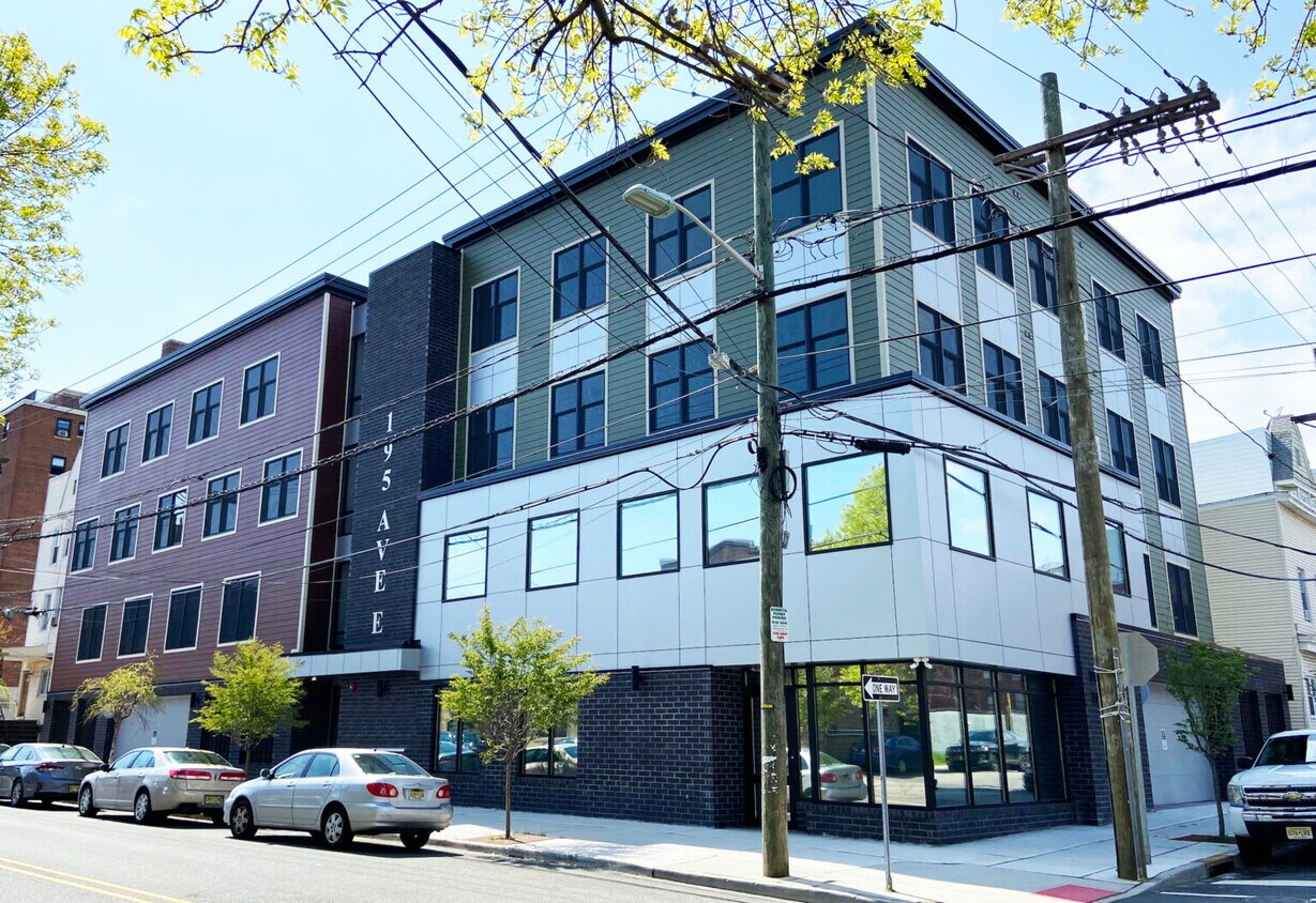 Primary Photo - 195 Ave E