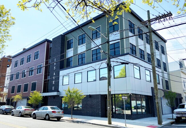 Foto del edificio - 195 Ave E