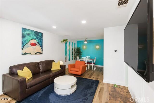 Foto del edificio - 2821 N Los Felices Rd