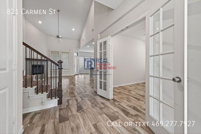 Foto del edificio - 821 Carmen St