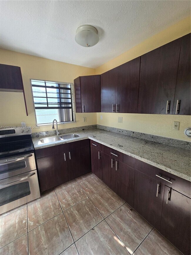 Foto del edificio - 311 NW 97th St