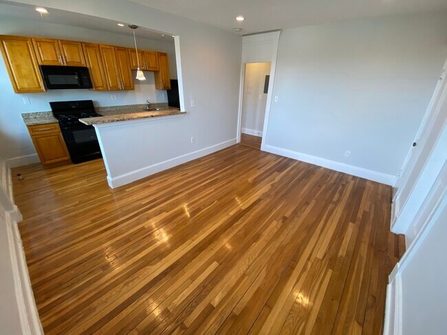 Foto del edificio - 258 Chestnut Hill Ave