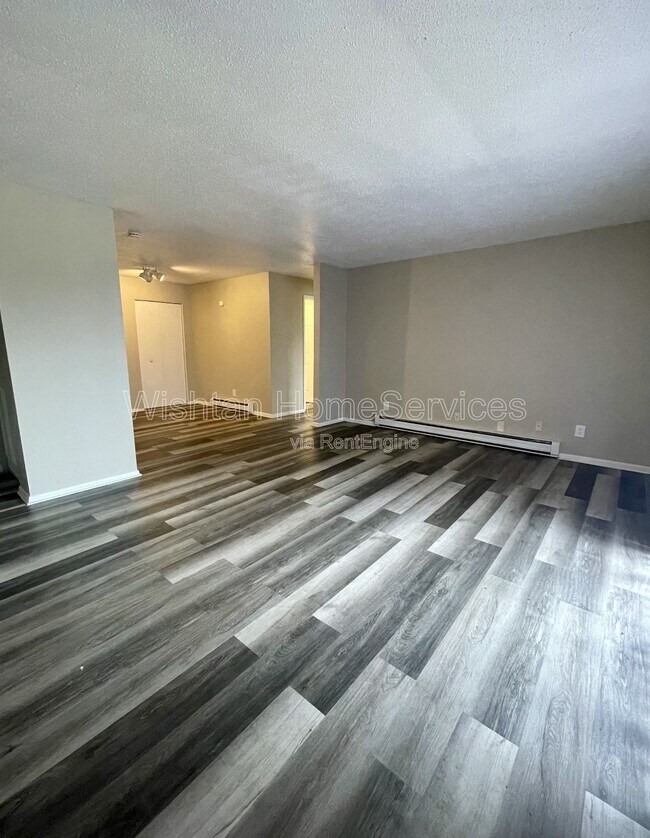 Foto del edificio - 217 Charleston Blvd
