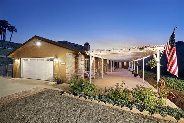 Primary Photo - UPDATED Single Story 4BR/3BA, Horse Ranch ...
