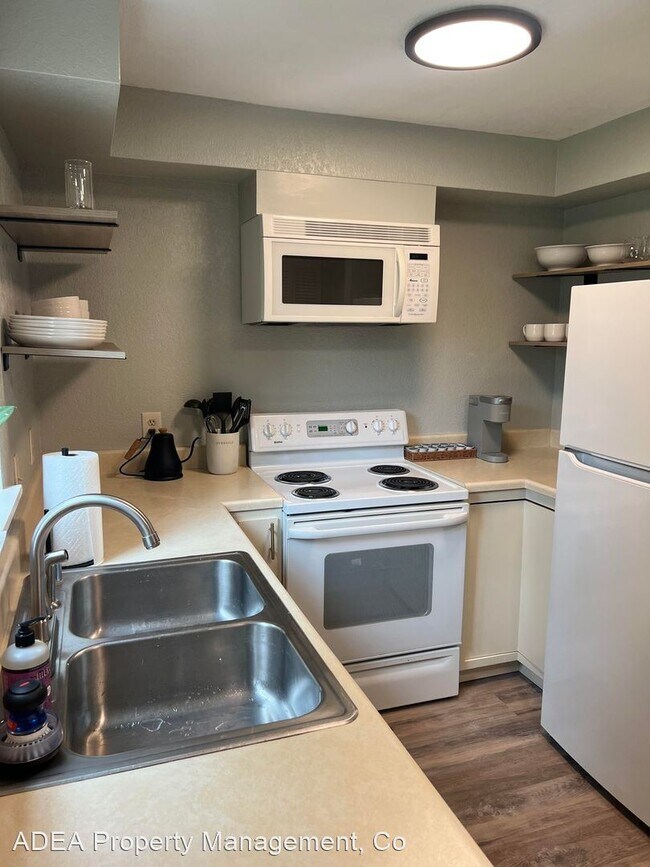 Building Photo - 2 br, 1.5 bath House - 2801 Highcliff Ct #6