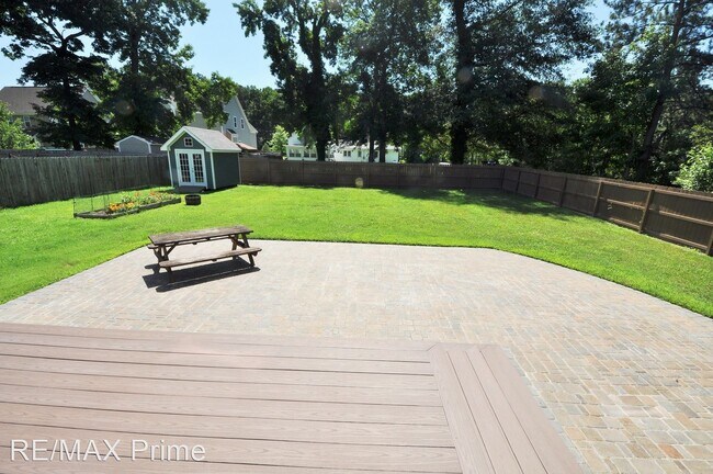 Foto del edificio - 4 br, 2.5 bath House - 1957 ROCKWOOD DRIVE