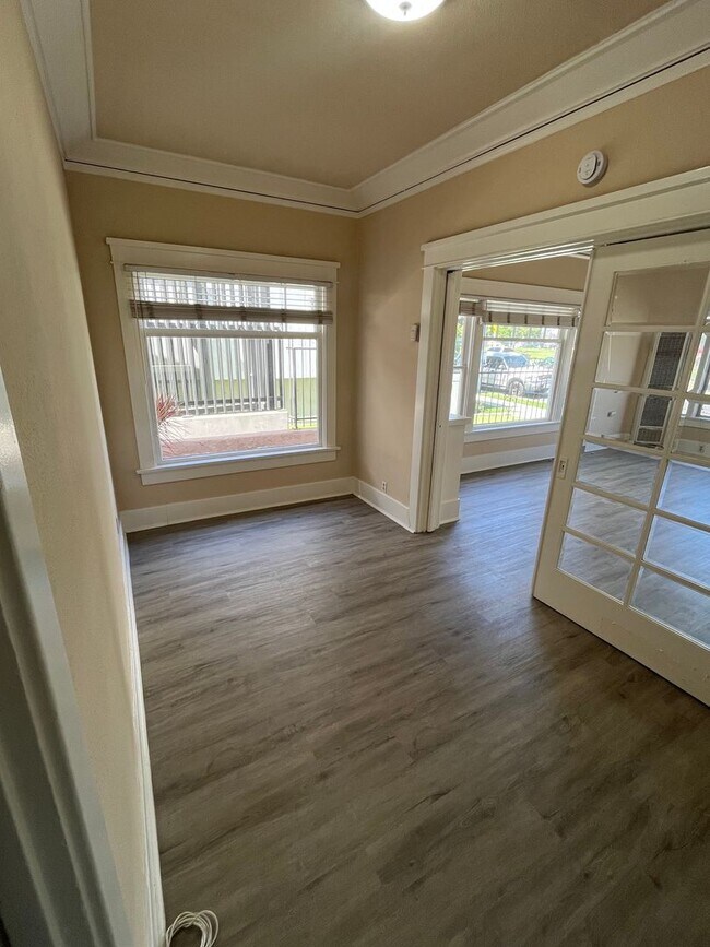 Foto del edificio - Spacious Studio with Balboa Park Views