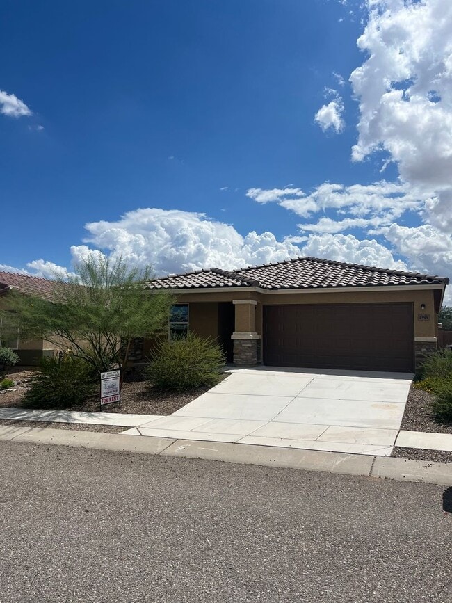 Building Photo - 1595 Cottonwood Bluffs Dr
