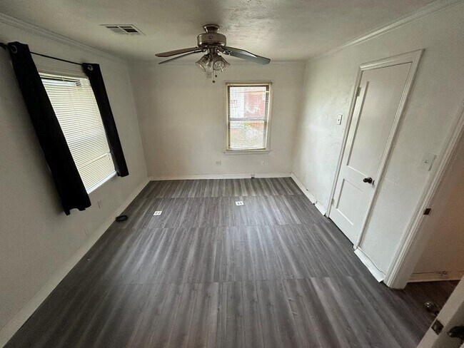Foto del edificio - 2112 NE 23rd St