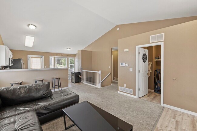 Building Photo - 7356 Coral Ridge Dr