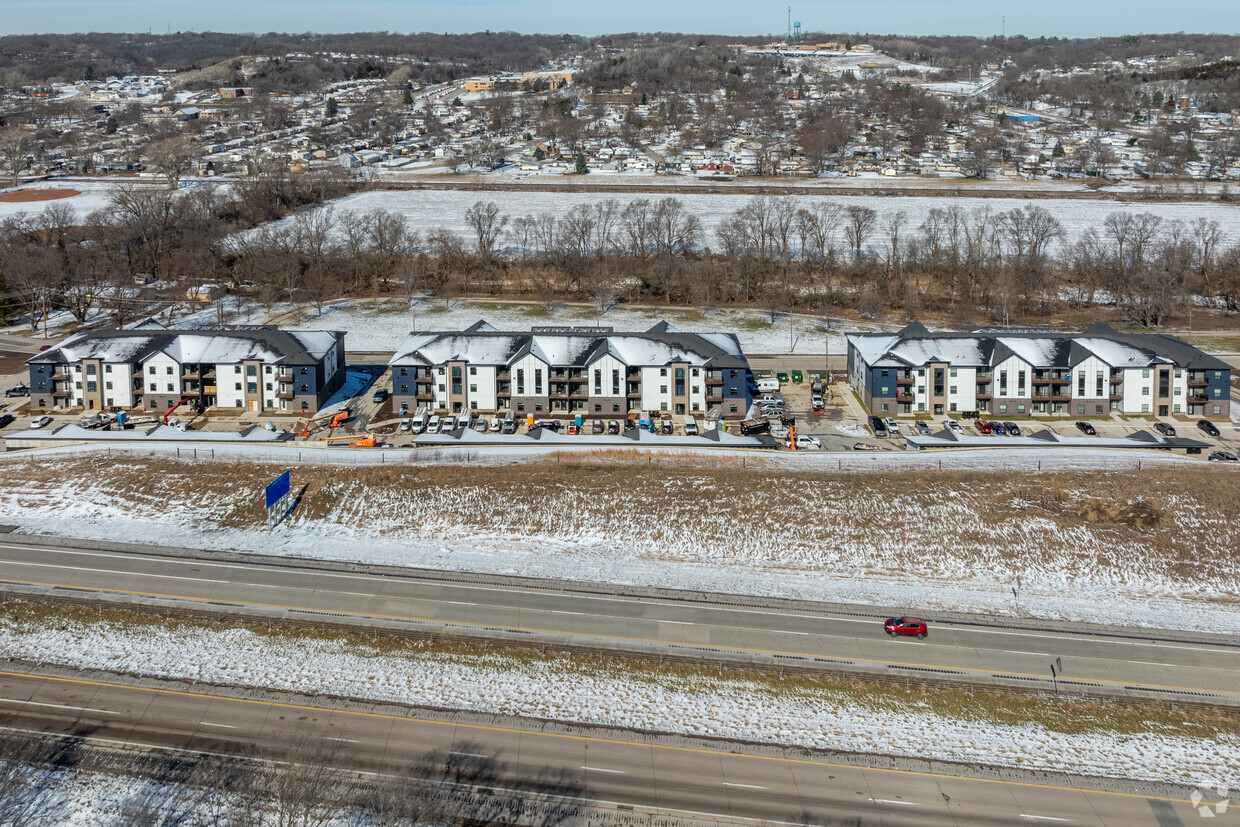 Building Photo - The Ridgeline
