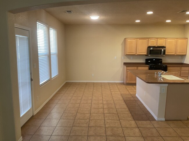 Foto del edificio - 3635 Buckskin Loop NE