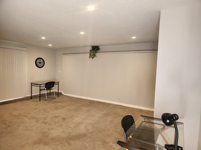 Building Photo - 807 Taurus Dr