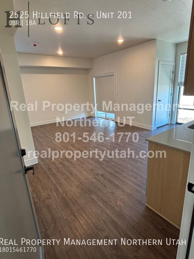 Foto del edificio - 2525 Hillfield Rd.-Unit 201