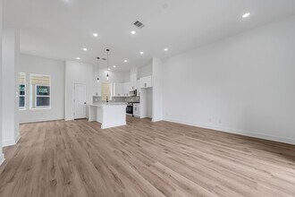 Building Photo - 3468 Bremond St