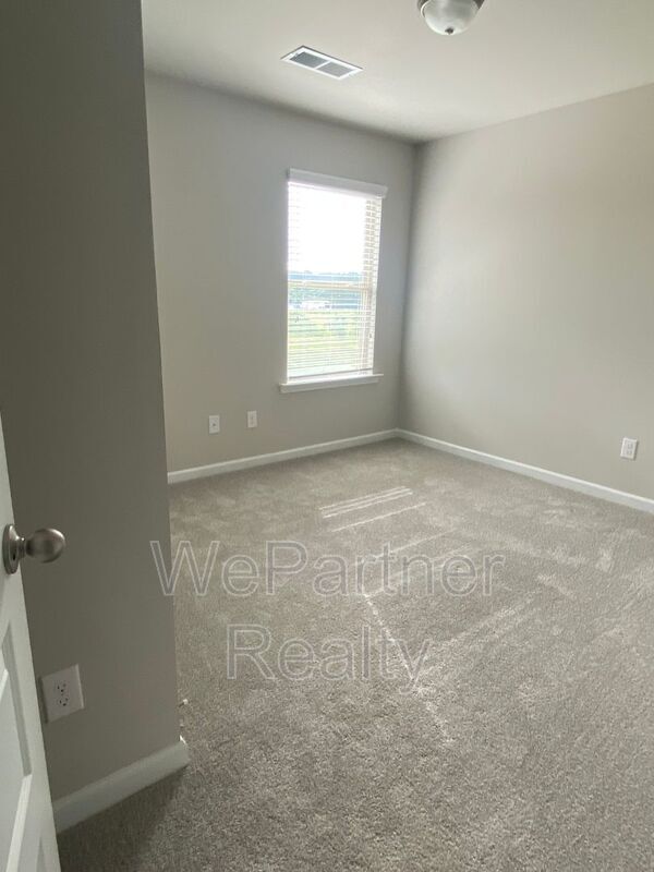 Building Photo - 206 Vickery Ln
