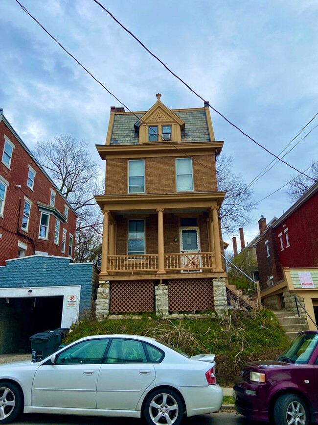 Building Photo - SPRING LEASING SPECIAL 1/2 OFF 1ST MONTHS ...