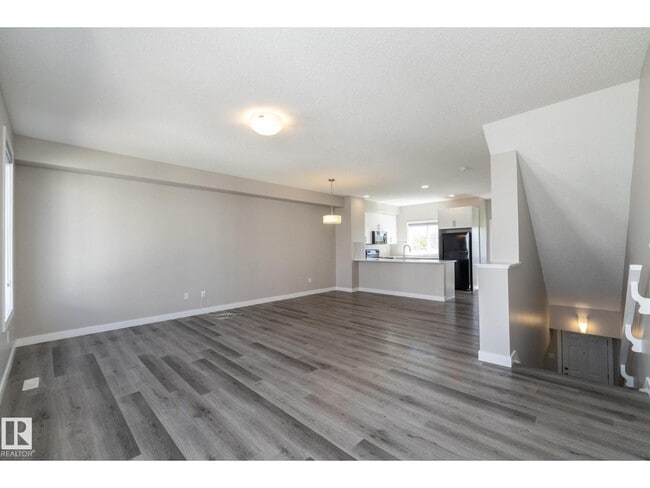 Building Photo - 2610 Maple Way NW