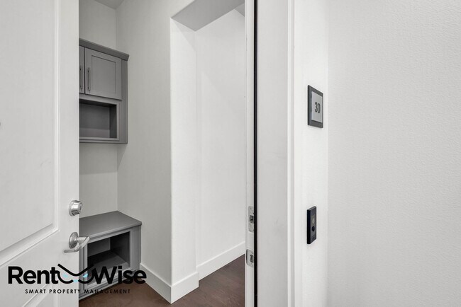 Foto del edificio - 390 Riesling Ave