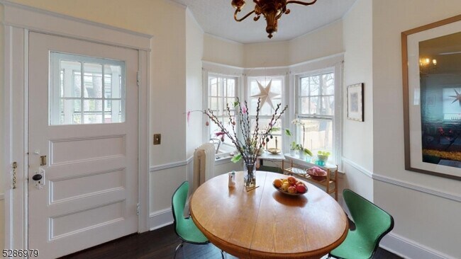 Foto del edificio - 580 Ridgewood Rd