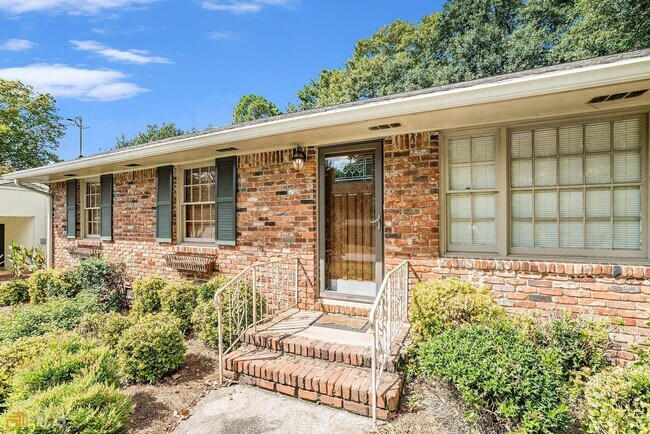 Foto del edificio - 3730 Marlborough Dr