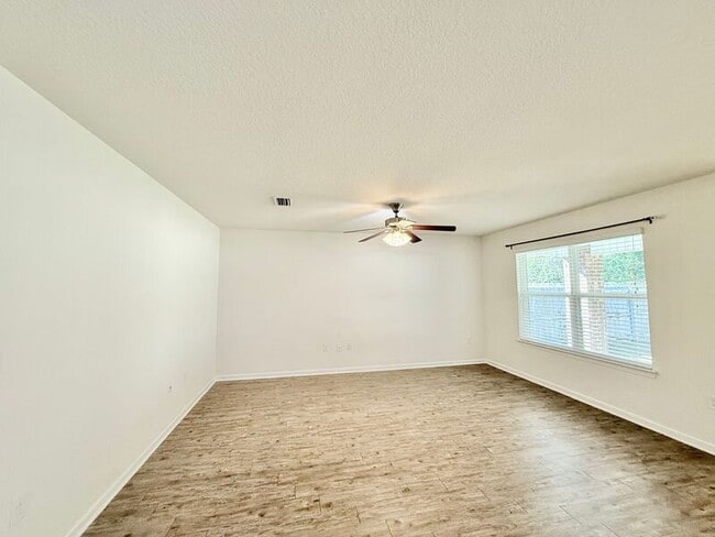 Building Photo - 3492 Quail Dr