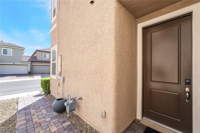 Foto del edificio - 5827 Amber Mesa St