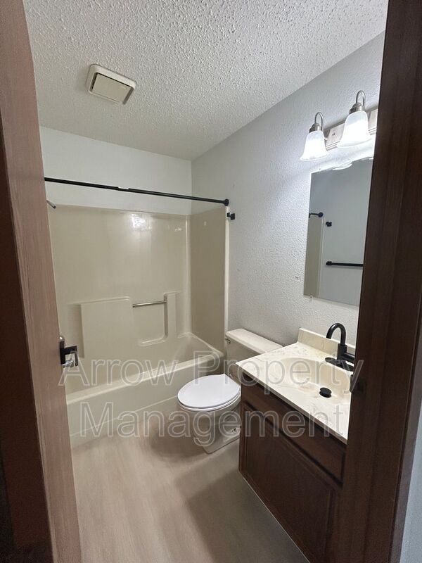 Foto del edificio - 205 E Arbor Ave