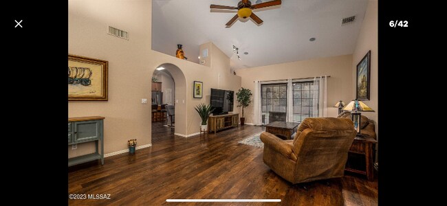 Building Photo - 1560 E Sonoran Desert Dr