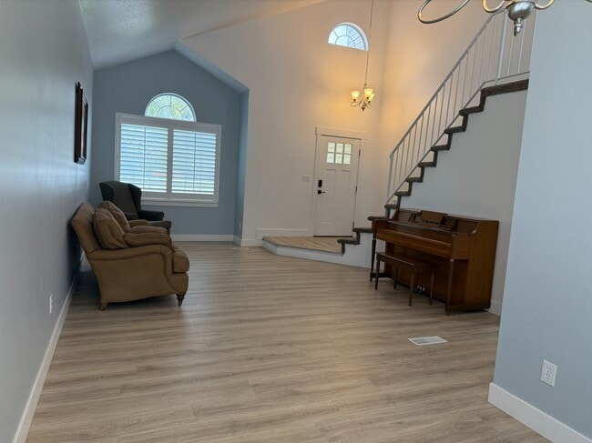 Foto del edificio - 543 Creekside Ln