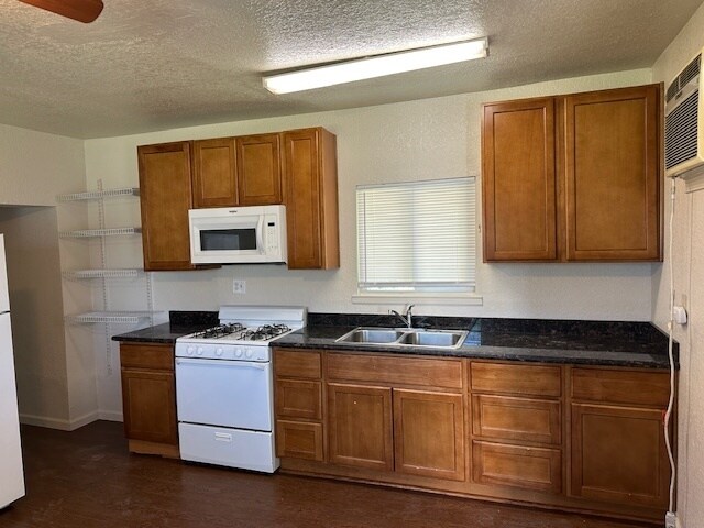 Foto del edificio - Stockton 1 Bedroom, 2 Bonus Rooms,  1 Bath...