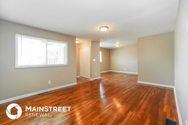 Foto del edificio - 945 Hodges Dr