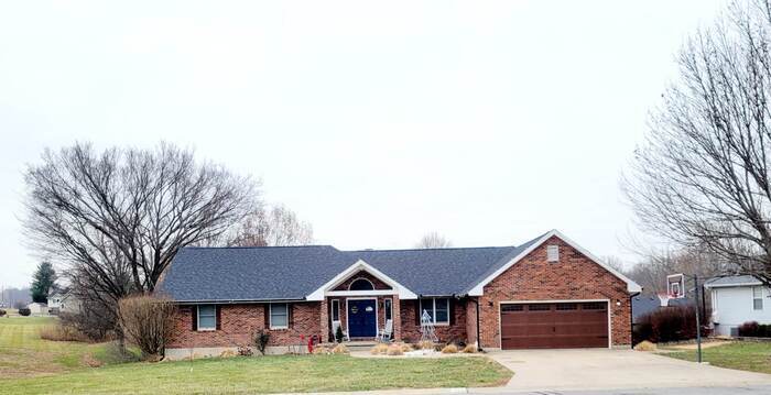 Primary Photo - 1815 W Timber Ridge Dr