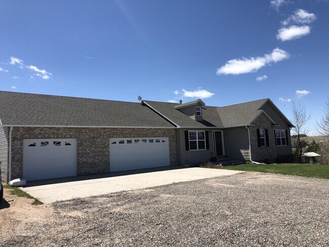 7116 Aztec Dr, Cheyenne, WY 82009 - House Rental in Cheyenne, WY ...