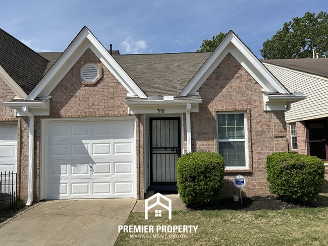 Modern 2BR/2BA Home in 38125 | Vaulted Ceilings, Fireplace & Garage - Modern 2BR/2BA Home in 38125 | Vaulted Ceilings, Fireplace & Garage