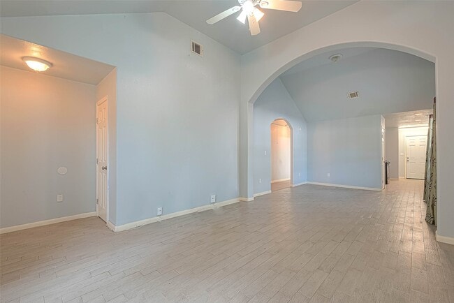 Building Photo - 4813 Pederson St